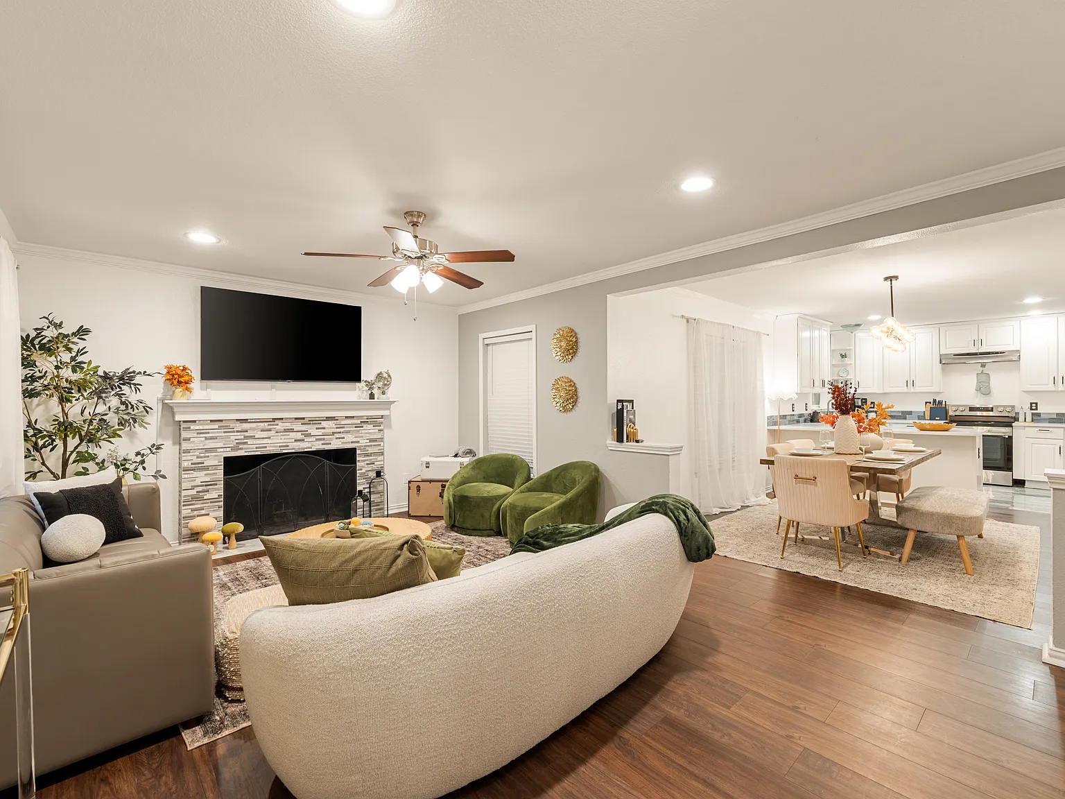 4 bed, 2000 sqft, $8,500 — Photo 3