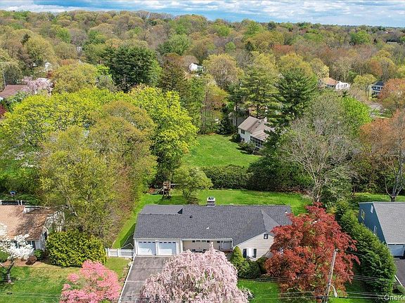 4th image of 17 Rock Ridge Drive