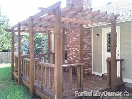 2nd image of 2527 N Sheffield Pl