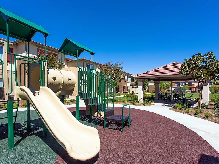 Avila Apartment Homes — Photo 59