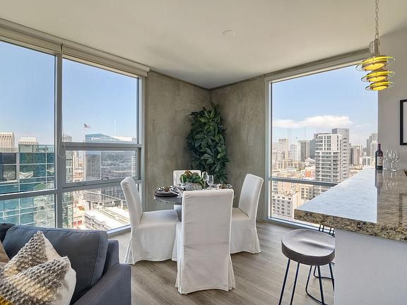 5th image of 321 10th Ave Unit 2102