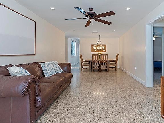 4th image of 1106 N LAKESIDE Drive