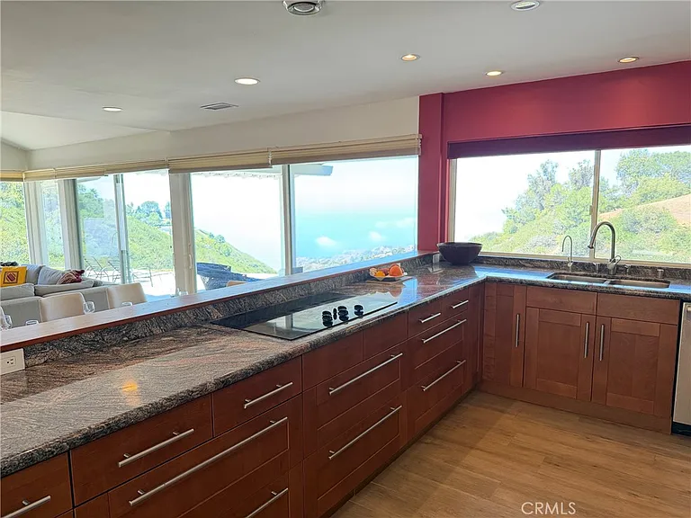 7 Southfield Dr — Photo 37