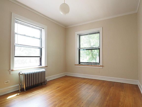 5th image of 4519 N Paulina St APT 2B