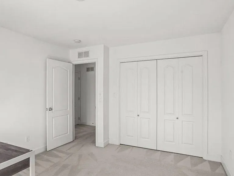 10 Lenox Ct — Photo 16