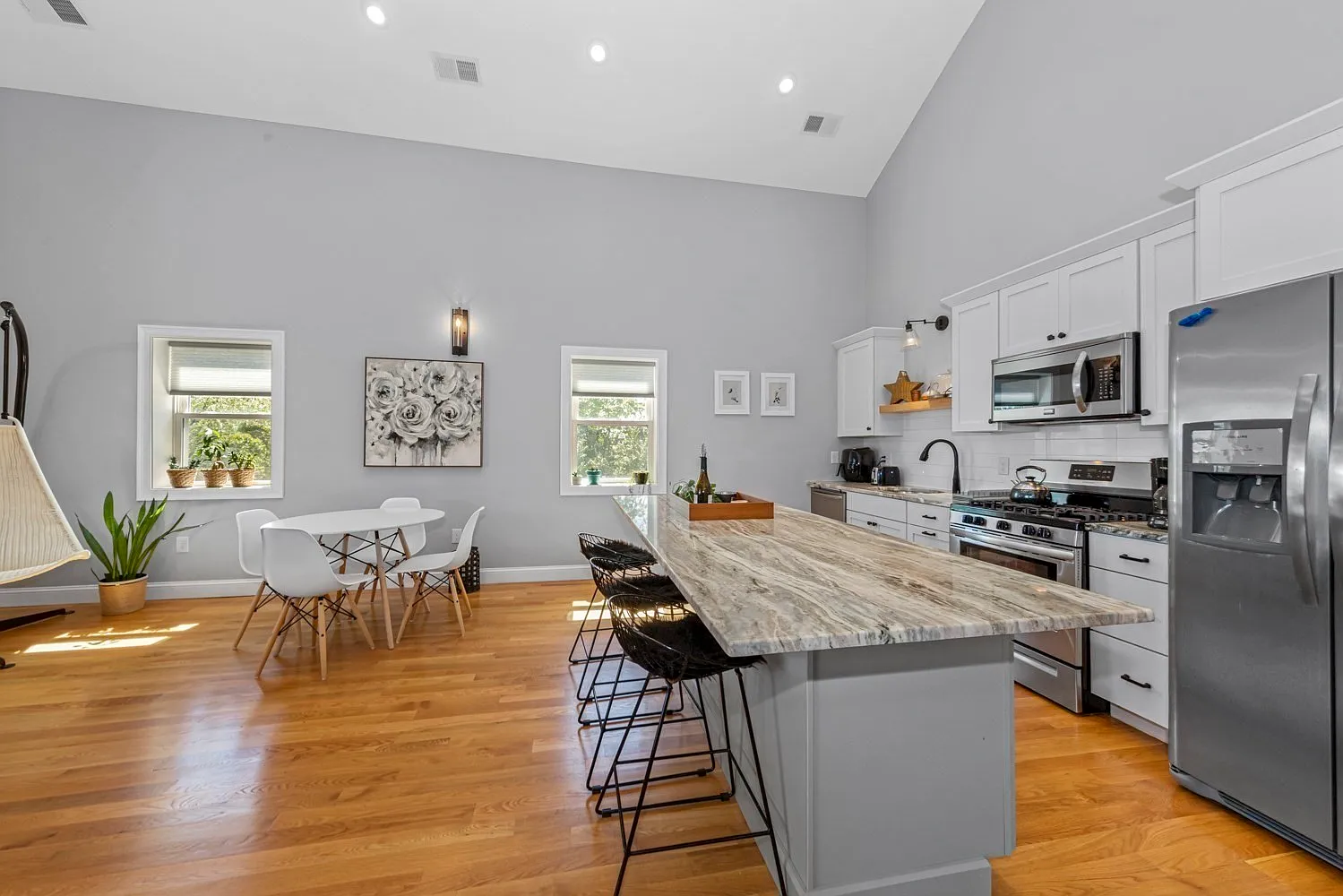 1 bed, 1368 sqft, $2,900 — Photo 2