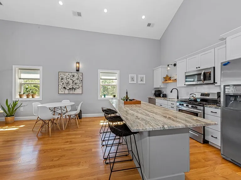 60 Hermon St #3 — Photo 2