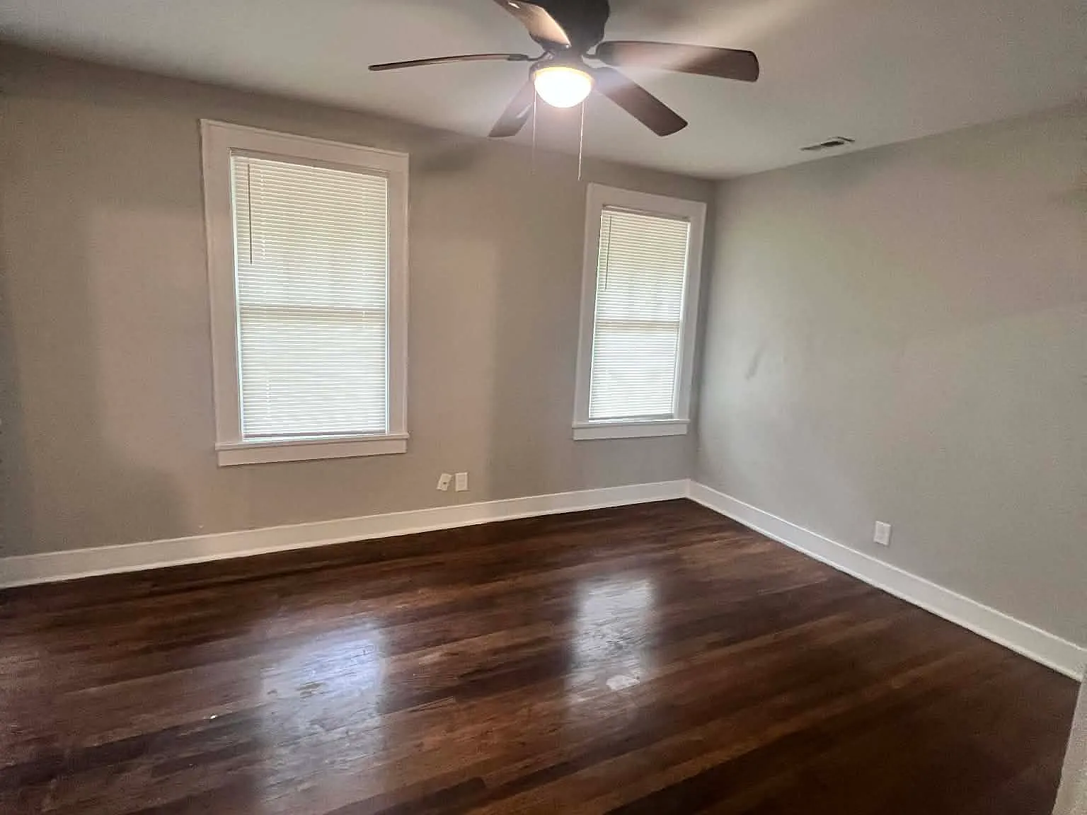 3 bed, 936 sqft, $1,995 — Photo 3