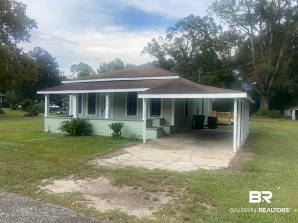 220 Bonifay St, Flomaton, AL 36441