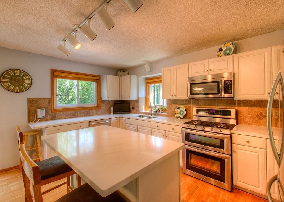 1st image of 975 139th Ave NW