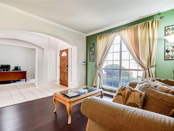 2nd image of 1024 Rosemont Dr