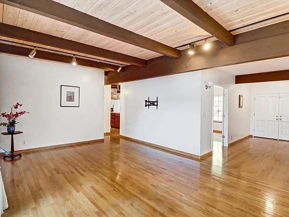 5th image of 17361 Lake View Dr