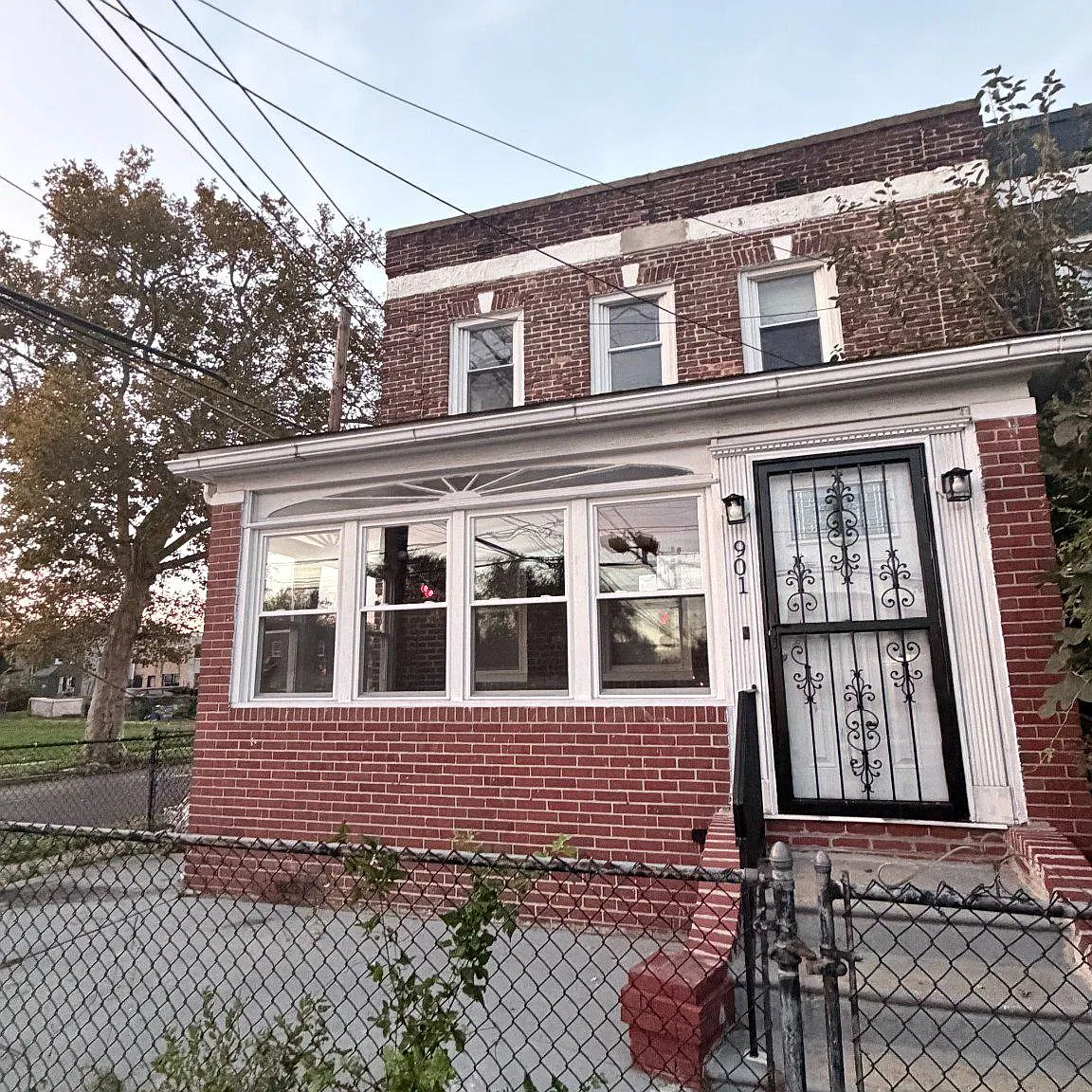 3 bed, 1.5 bath, 1220 sqft, $1,800 — Photo 1