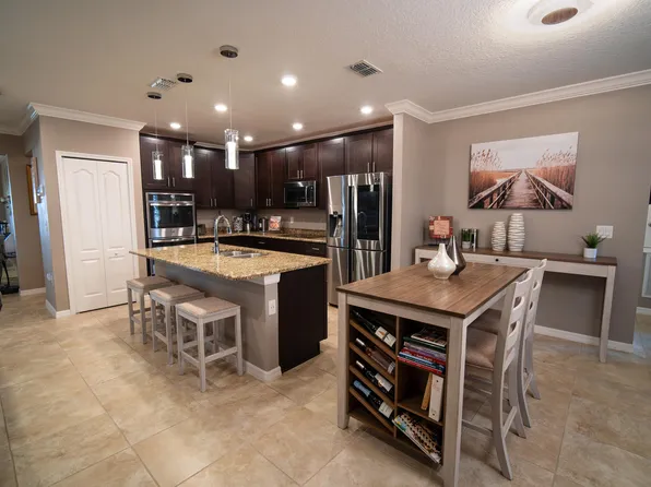 1662 SE North Blackwell Drive, Port St Lucie, FL 34952
