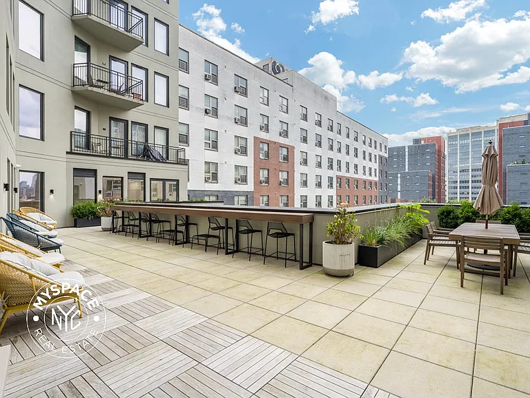 58 Vanderbilt Ave #10M — Photo 19