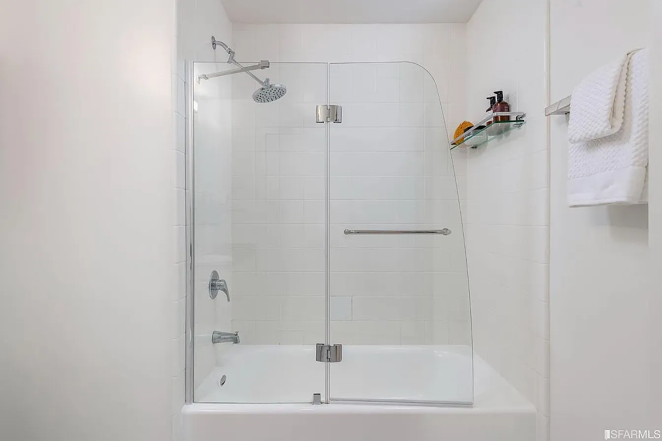 1 bed, 587 sqft, $5,790 — Photo 3