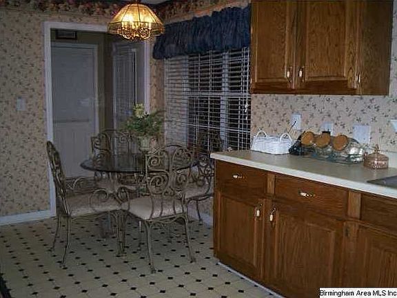 5th image of 1085 Pinecrest Dr