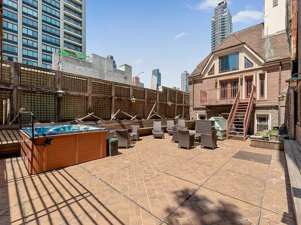 316 East 59th Street image 3 of 13