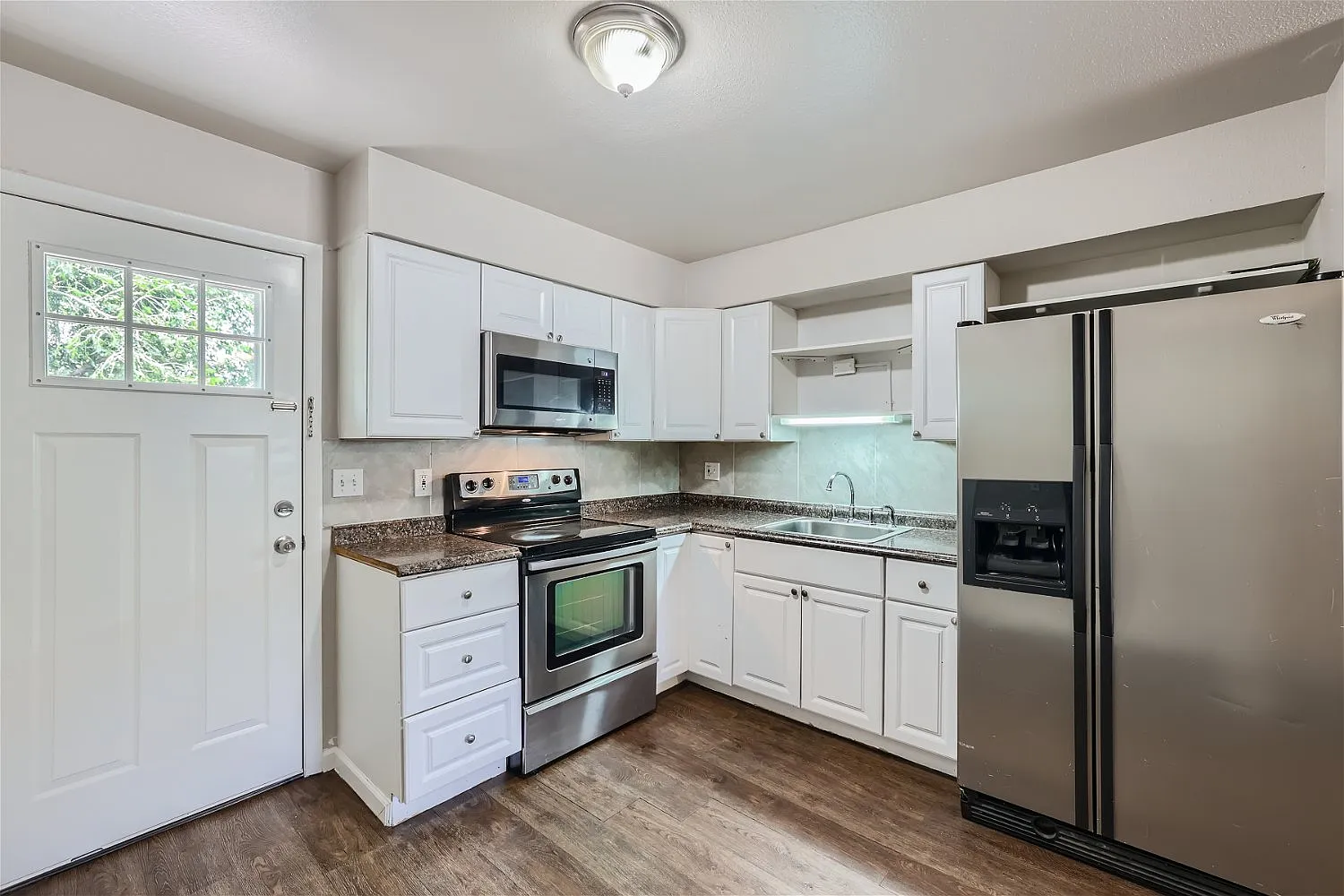 2 bed, 810 sqft, $1,150 — Photo 1