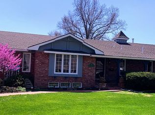 39 W Rolling Hills Ct, Wichita, KS 67212