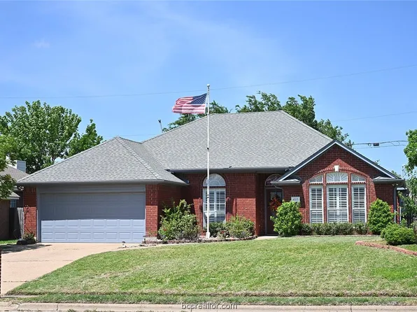 4513 Warwick Ln, Bryan, TX 77802