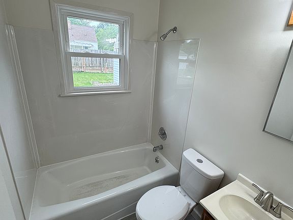 3rd image of 1701 Brown St