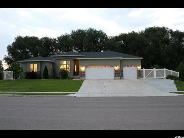 BEAUTIFUL EVENING EXTERIOR