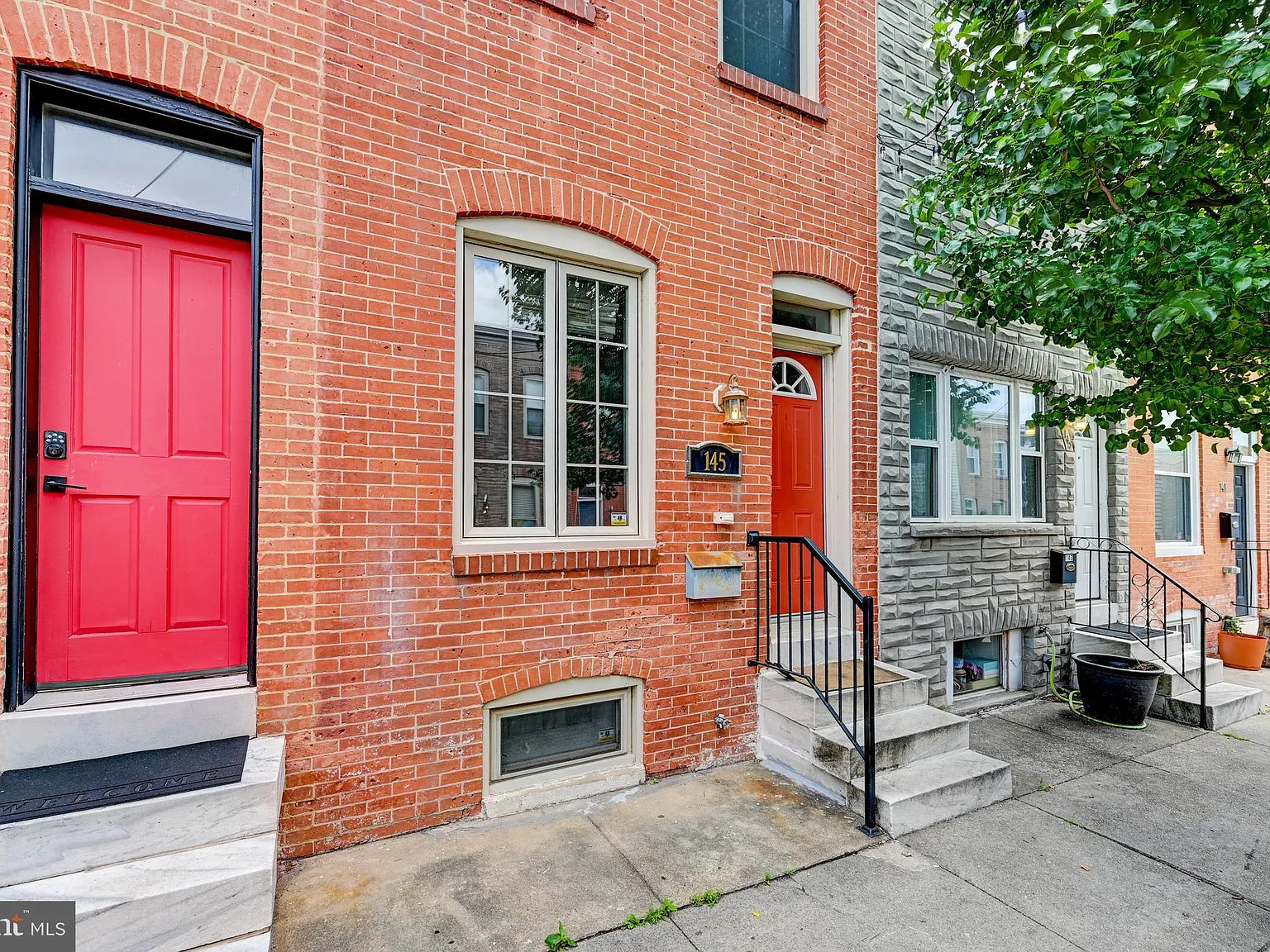 2 bed, 1140 sqft, $2,050 — Photo 2