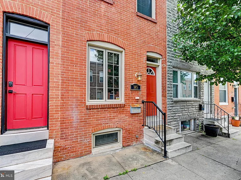 145 N Streeper St — Photo 2