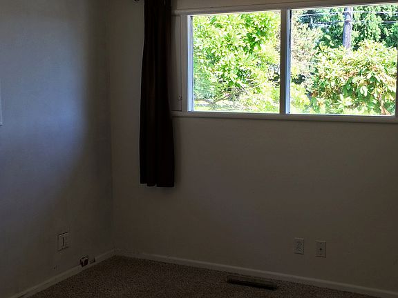 4th image of 2920 53rd Ave NE