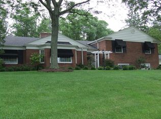 820 Oakcreek Dr, Dayton, OH 45429