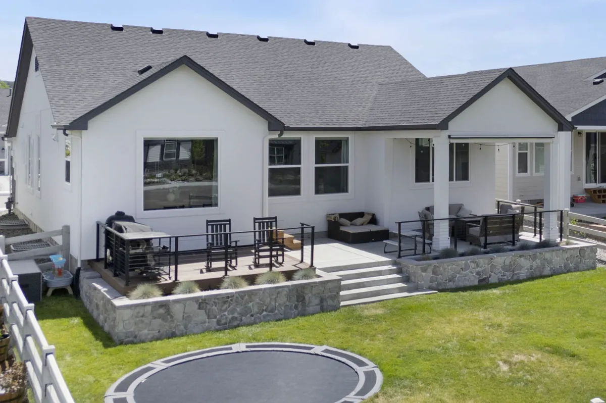 4 bed, 3356 sqft, $4,500 — Photo 3