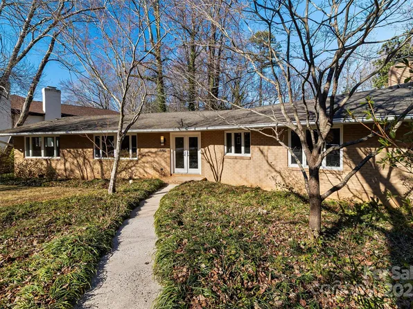 616 Robmont Rd, Charlotte, NC 28270