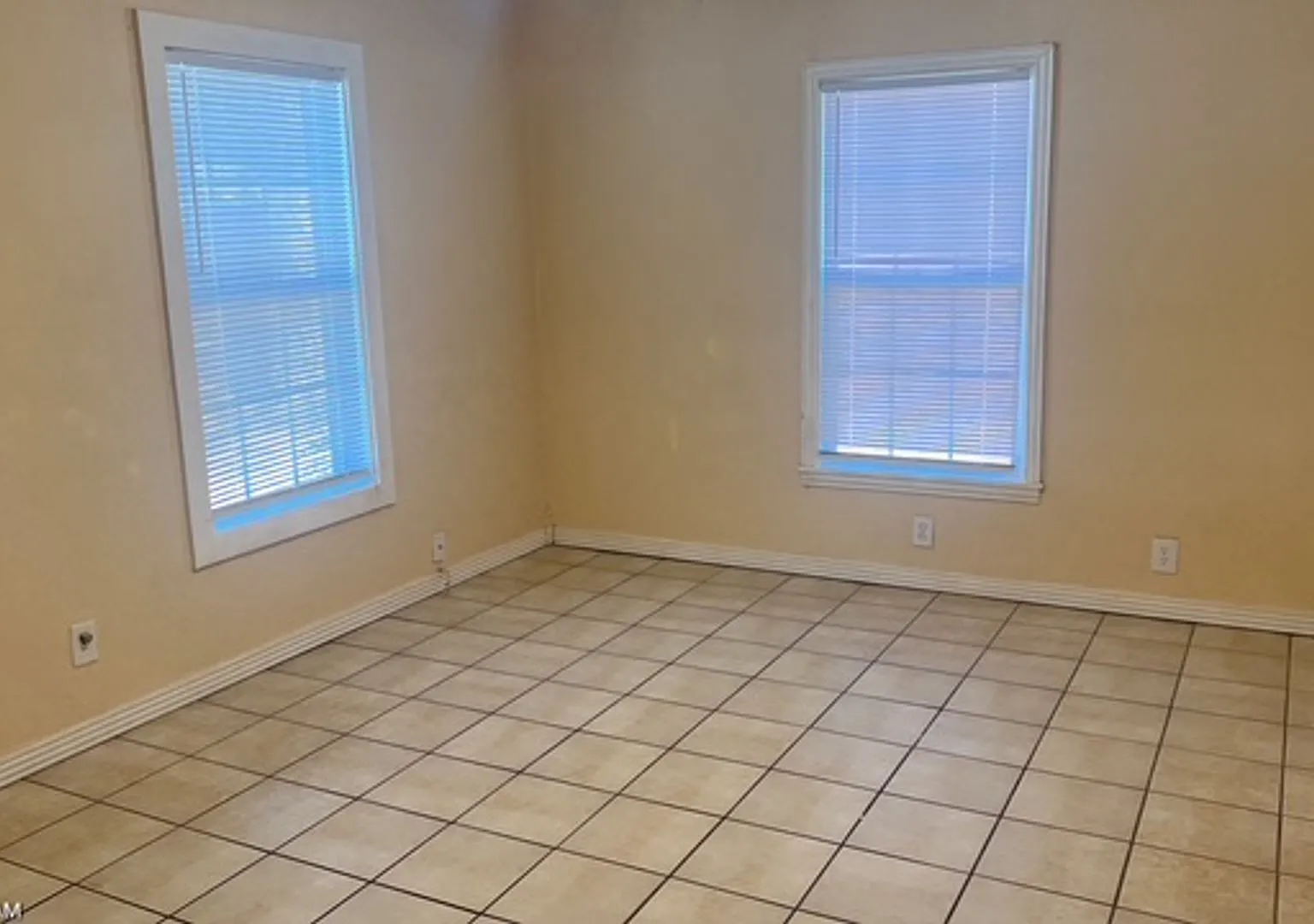 509 Jordan Ln Arlington, 76012 — Photo 3