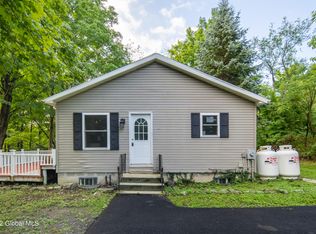 370 Sheer Rd, Averill Park, NY 12018
