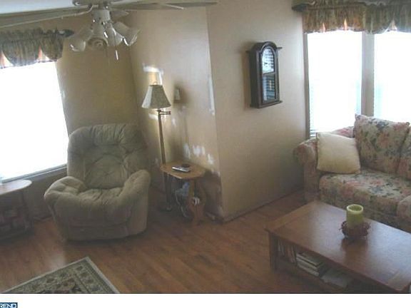5th image of 920 Thoreau Ln