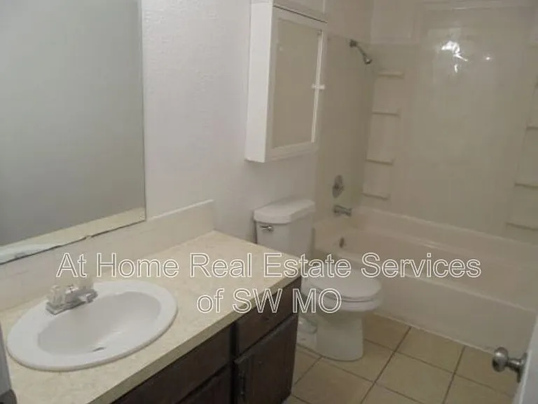 3410 W Maple Dr — Photo 6