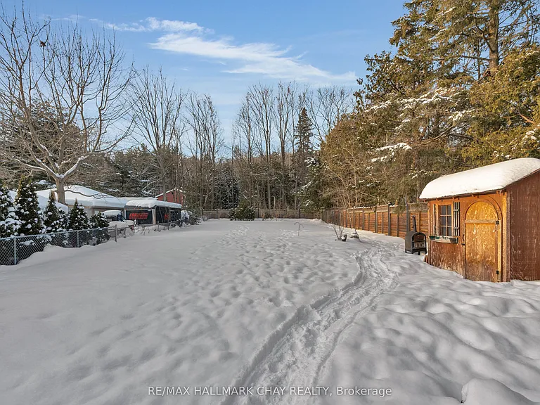 330 Shanty Bay Rd — Photo 20