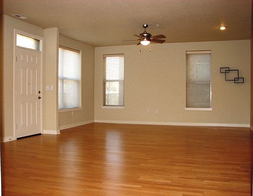 2nd image of 6219 NE Carillion Dr Unit 101