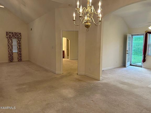 5th image of 4315 Mill Pond Dr
