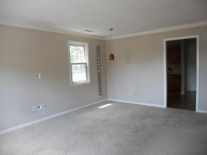 FAMILY/DINING AREA