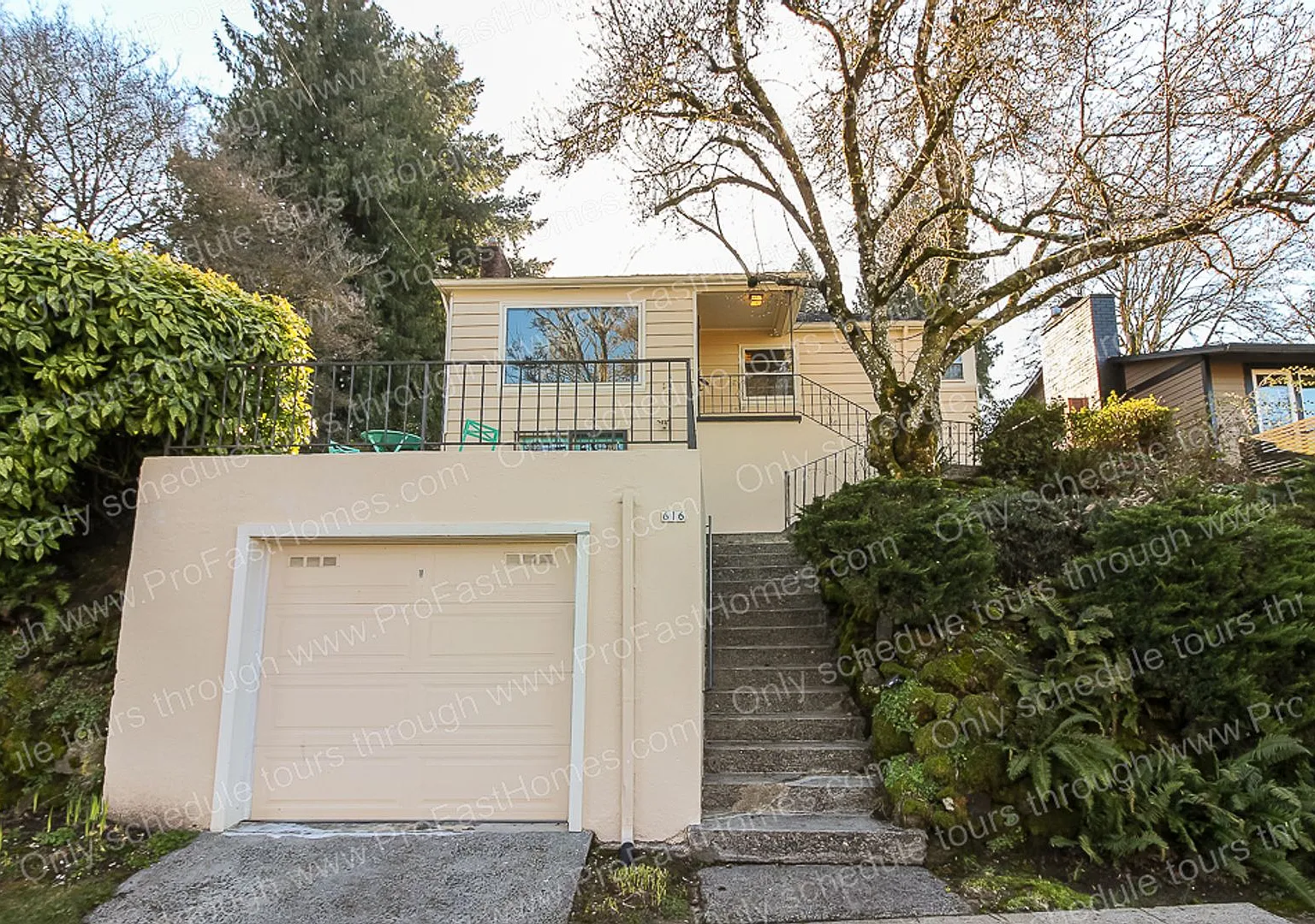616 SW Moss St Portland, OR 97219 — Photo 2