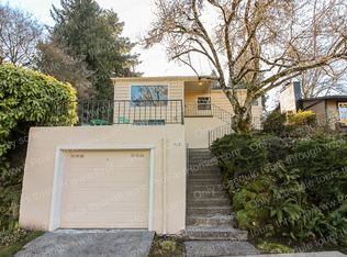 616 SW Moss St, Portland, OR 97219