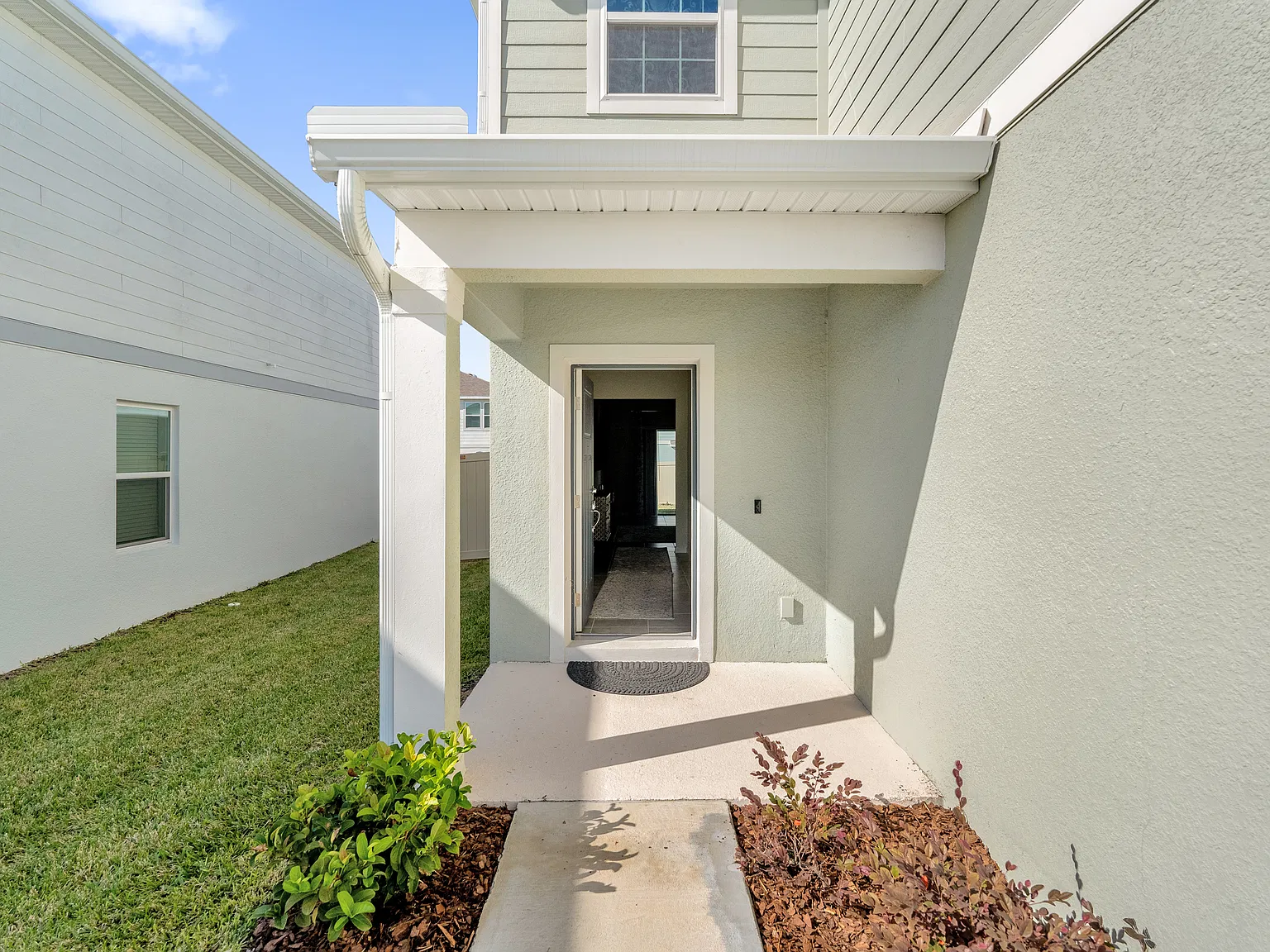 4 bed, 2615 sqft, $3,500 — Photo 2