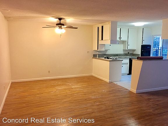 2nd image of 15540 Moorpark St APT 05
