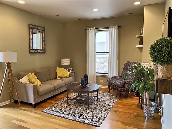 5th image of 5228 N Winthrop Ave APT 1D