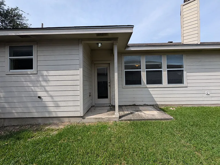 341 Placid Mdw — Photo 31