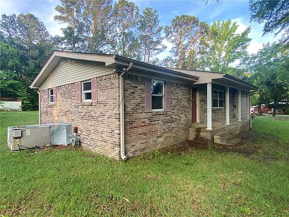 3rd image of 1820 Walnut Ln
