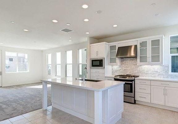 5th image of 993 Somerton Dr