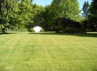 20 Harvester Rd, Trumbull, CT 06611